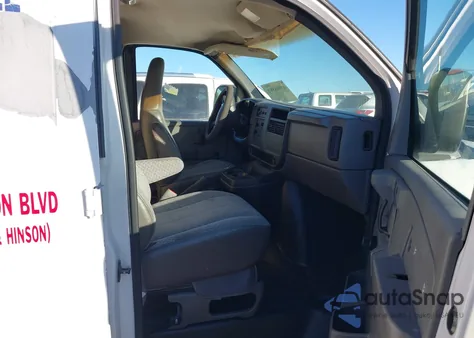 2003 Chevrolet Express from USA, damaged, VIN 1GCFG15X931230149